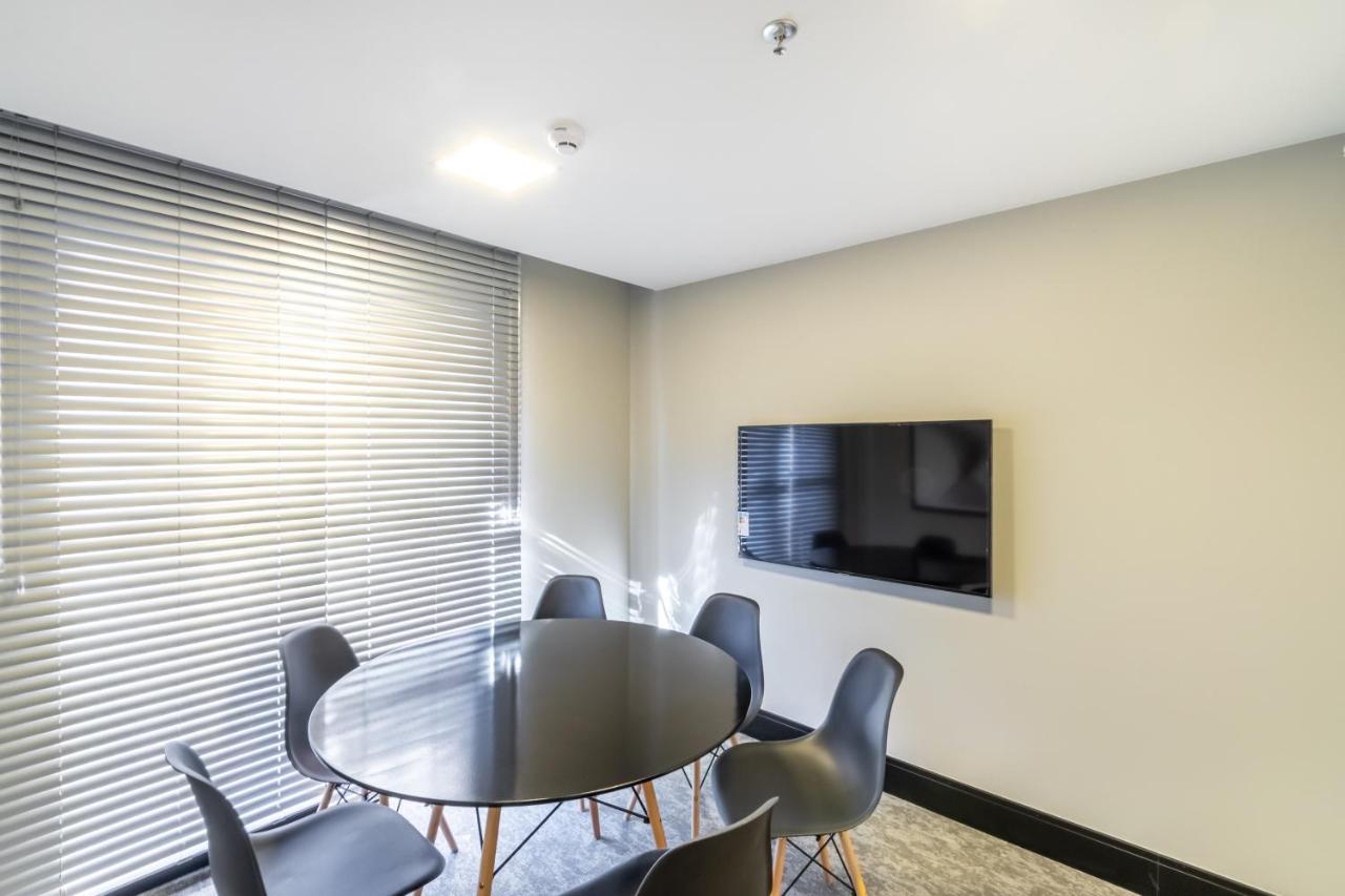 Home Studio - Apartamento Central - Ayn026 กูรีตีบา ภายนอก รูปภาพ